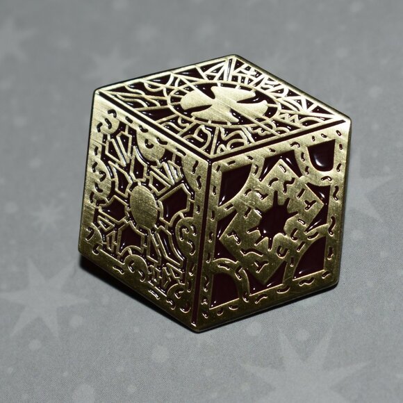 Gold Hellraiser Puzzle Box Metal Enamel Pin - Picture 2 of 3